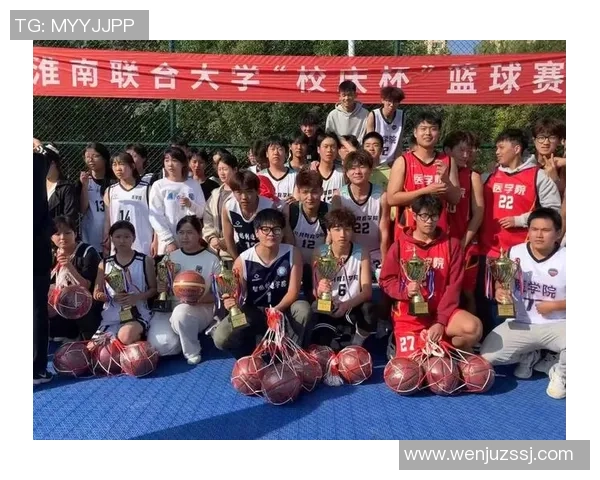 大学生女生热爱篮球的青春故事与团队精神分享